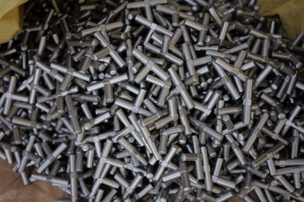 杆类异形锻件批量交付实拍